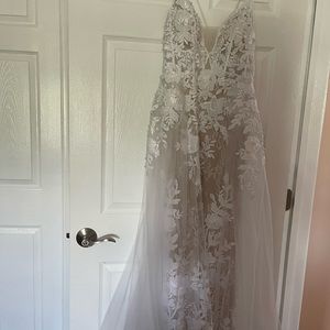 Brand new wedding dress